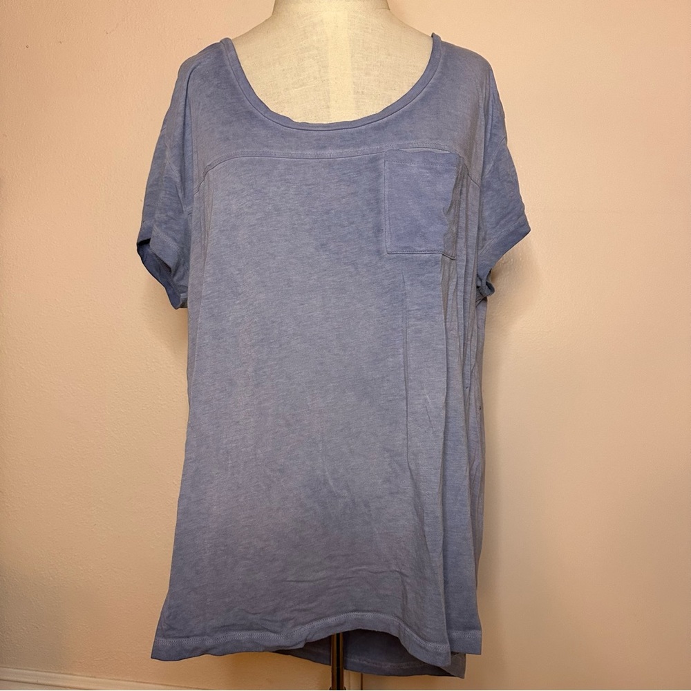 Acid washed blue shirt with back cutout